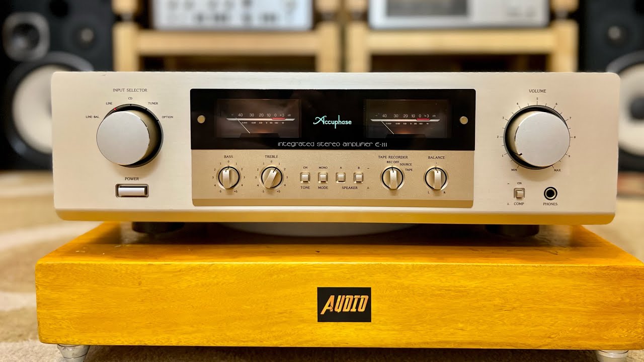 Accuphase E-211 Vollverstärker, champagner